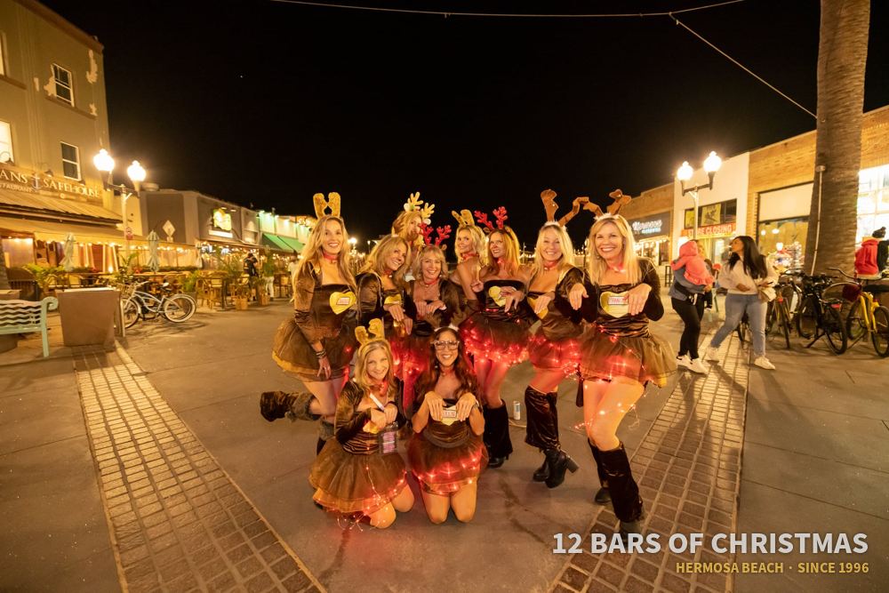 12 Bars of Christmas crawlers in costume, 2021