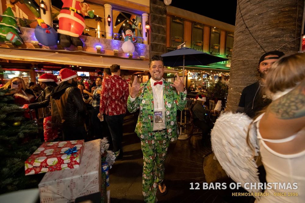 12 Bars of Christmas crawlers in costume, 2021