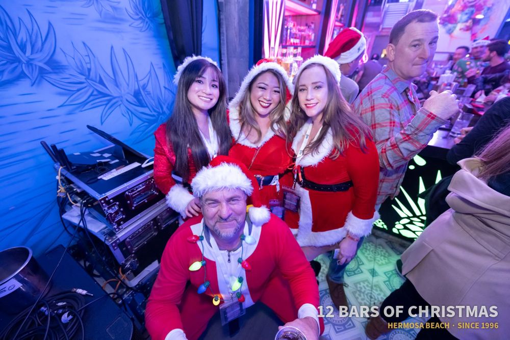 12 Bars of Christmas crawlers in costume, 2021