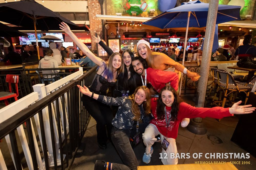 12 Bars of Christmas crawlers in costume, 2021