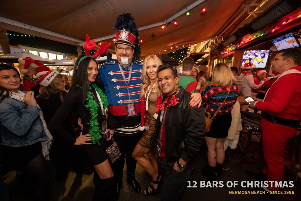 12 Bars of Christmas crawlers in costume, 2021