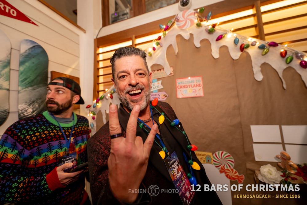12 Bars of Christmas crawlers in costume, 2023