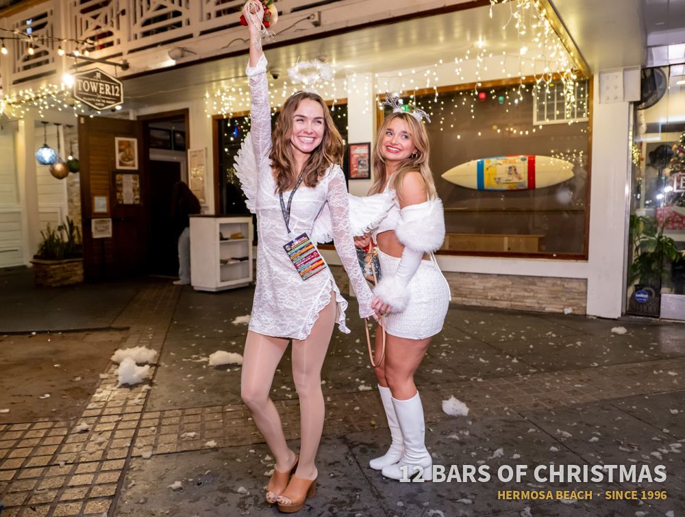 12 Bars of Christmas crawlers in costume, 2025