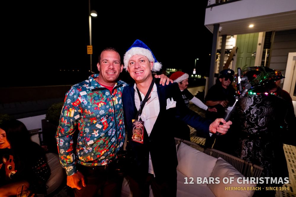 12 Bars of Christmas crawlers in costume, 2025
